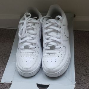 Nike air force 1 low top size 6 boys/youth…